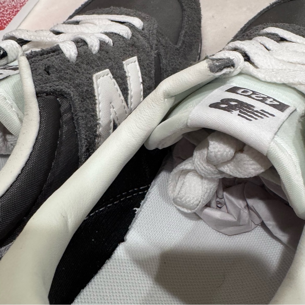Brand New In Box New Balance 420 Women’s Size 8 - Picture 3 of 6
